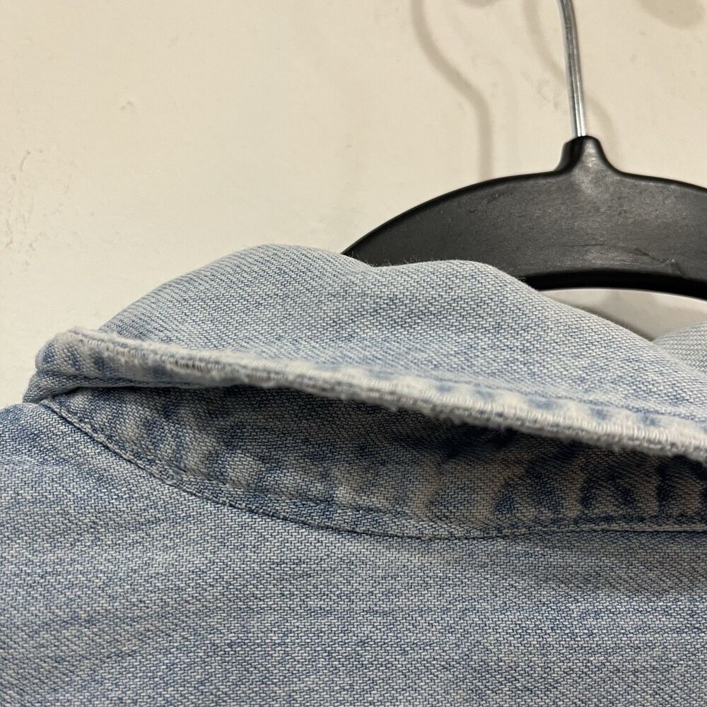 Vintage GAP Blue Jeans Light Wash Denim Button Down Shirt Size Large Cotton - Picture 5 of 9